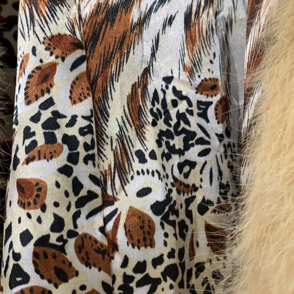 Fur coat sleeveless, hooded , bottom zips off - Picture 2 of 6